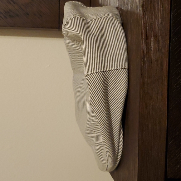 Men's Cap - Picture 2 of 4